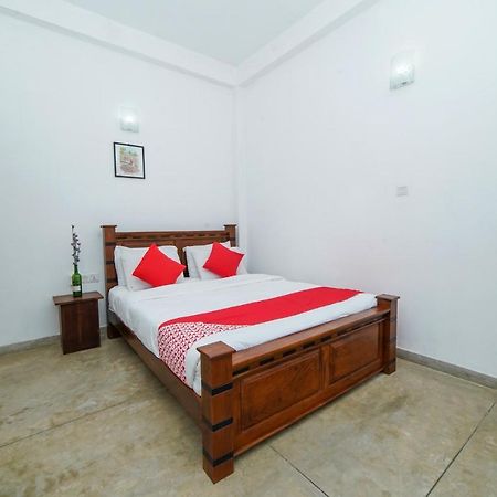 Oyo 555 Villa Dasuni 康提 外观 照片