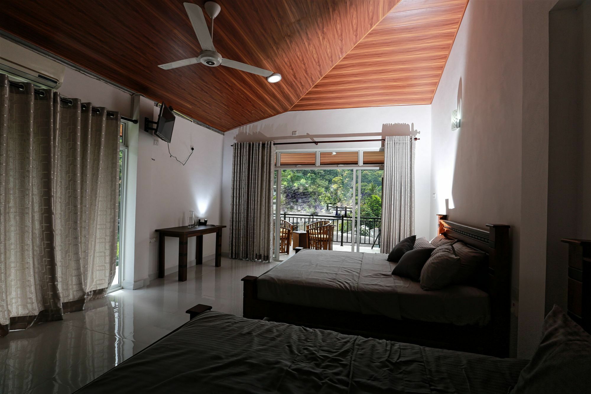 Oyo 555 Villa Dasuni 康提 外观 照片