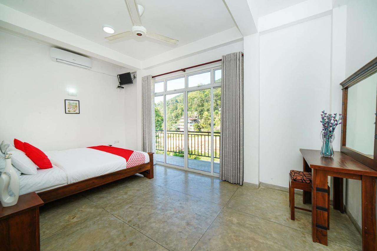 Oyo 555 Villa Dasuni 康提 外观 照片